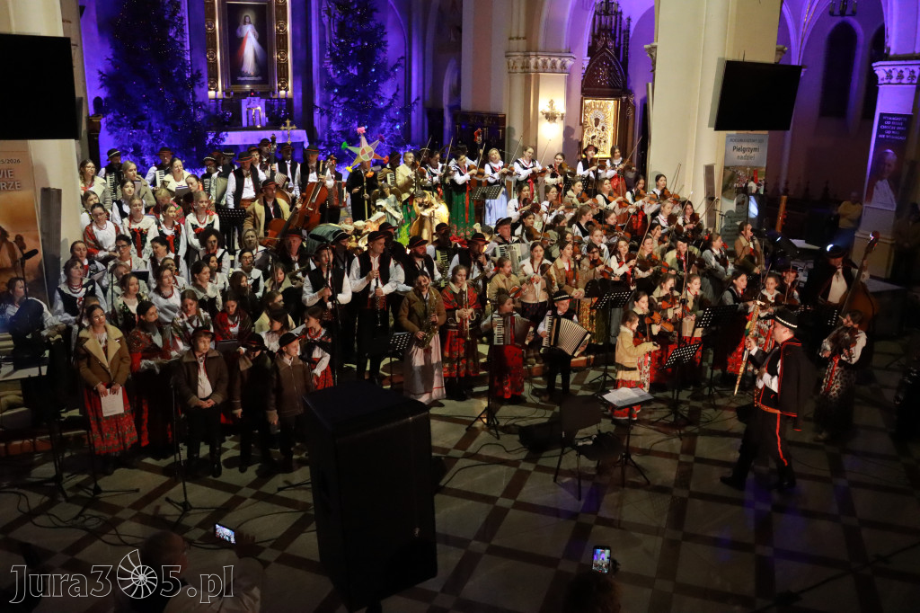 Fotorelacja: Koncert Bożonarodzeniowy kapeli Głos Beskidu w Zawierciu