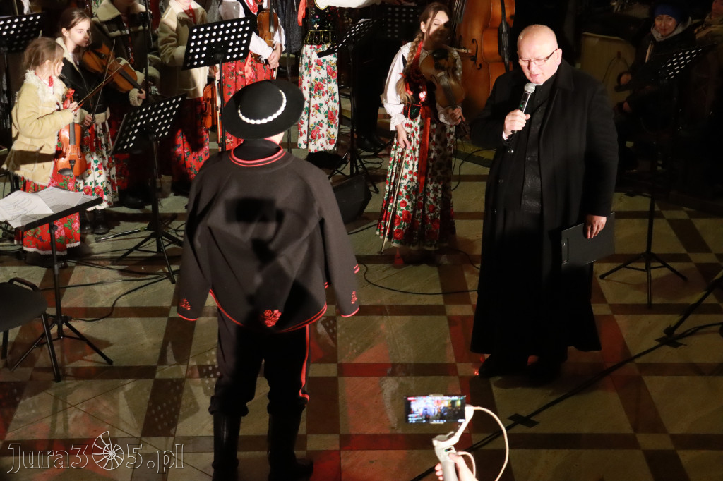 Fotorelacja: Koncert Bożonarodzeniowy kapeli Głos Beskidu w Zawierciu