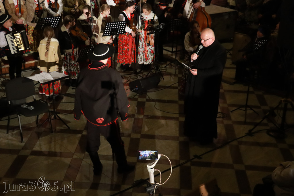 Fotorelacja: Koncert Bożonarodzeniowy kapeli Głos Beskidu w Zawierciu
