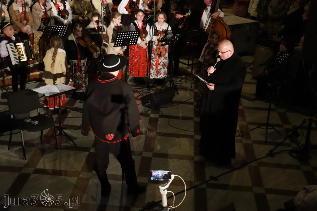 Fotorelacja: Koncert Bożonarodzeniowy kapeli Głos Beskidu w Zawierciu