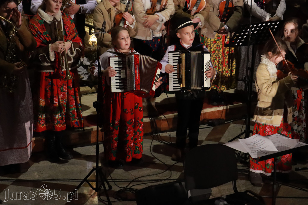 Fotorelacja: Koncert Bożonarodzeniowy kapeli Głos Beskidu w Zawierciu