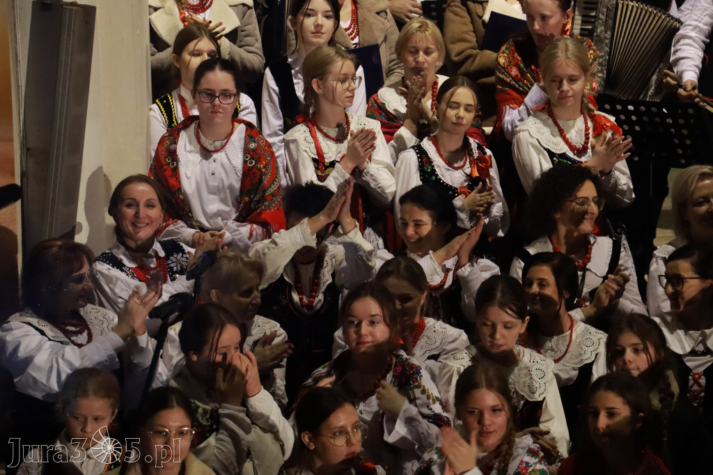 Fotorelacja: Koncert Bożonarodzeniowy kapeli Głos Beskidu w Zawierciu