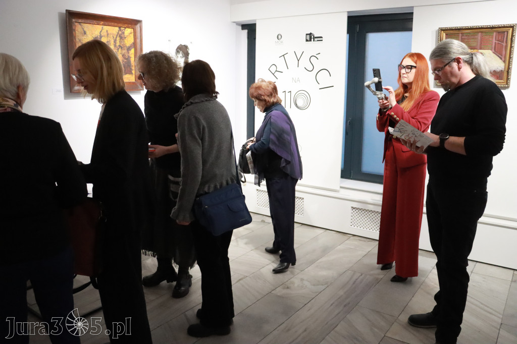 Fotorelacja: Finisaż wystawy „ARTYŚCI NA 110” w Zawierciu.