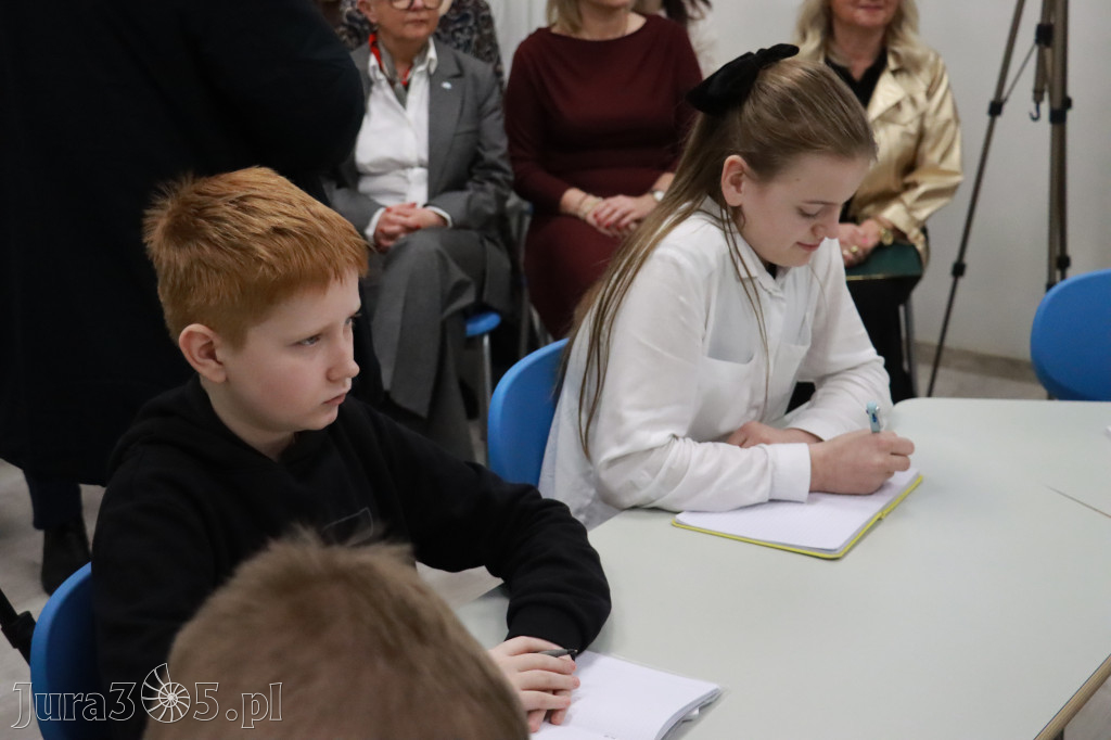 Fotorelacja: ZAKĄTEK NATURY w Szkole Podstawowej w Poraju