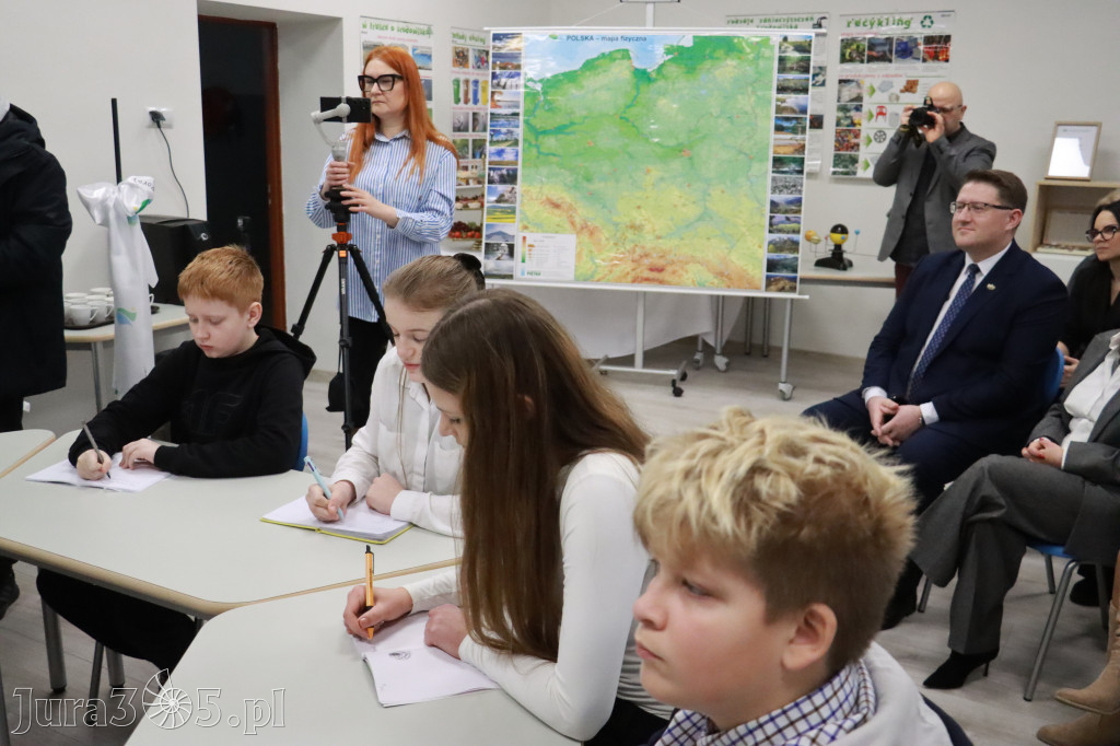 Fotorelacja: ZAKĄTEK NATURY w Szkole Podstawowej w Poraju