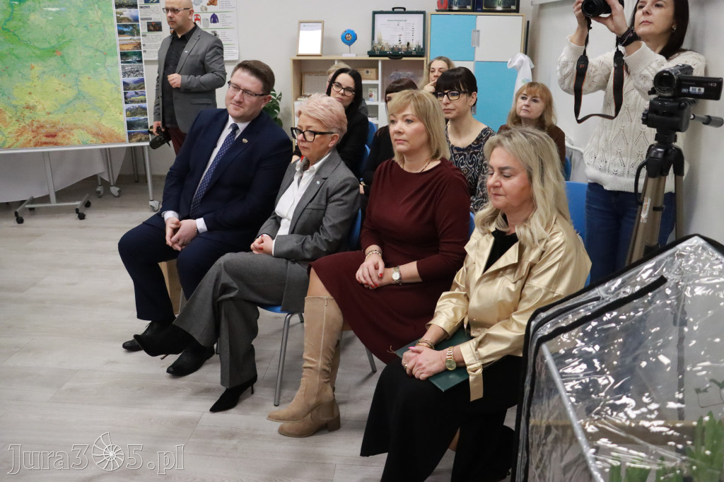 Fotorelacja: ZAKĄTEK NATURY w Szkole Podstawowej w Poraju