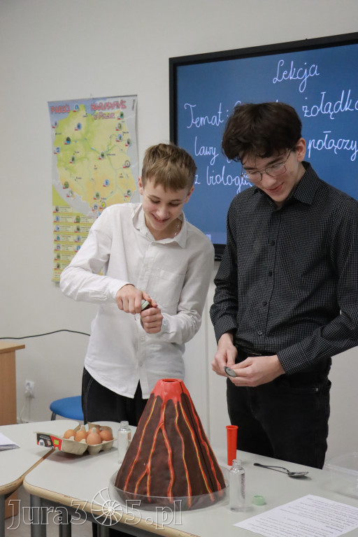 Fotorelacja: ZAKĄTEK NATURY w Szkole Podstawowej w Poraju