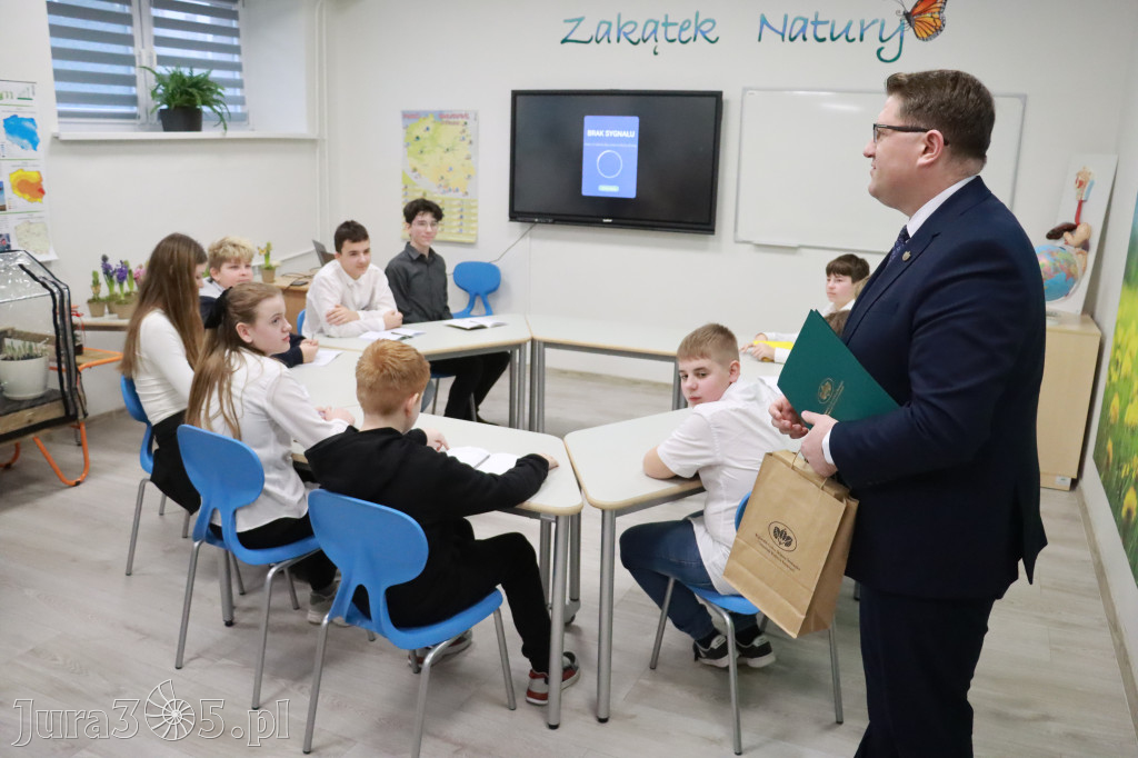 Fotorelacja: ZAKĄTEK NATURY w Szkole Podstawowej w Poraju