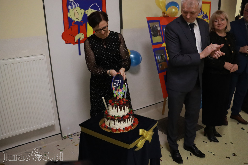 Fotorelacja: Uroczyste otwarcie windy oraz świetlicy szkolnej w SP3 Myszków