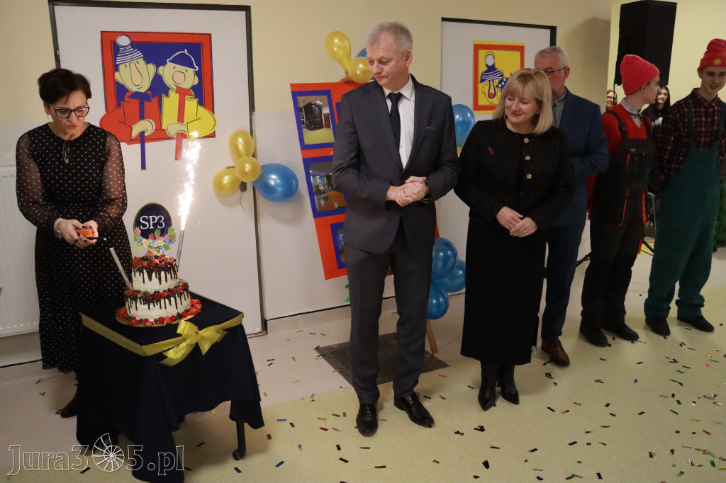 Fotorelacja: Uroczyste otwarcie windy oraz świetlicy szkolnej w SP3 Myszków