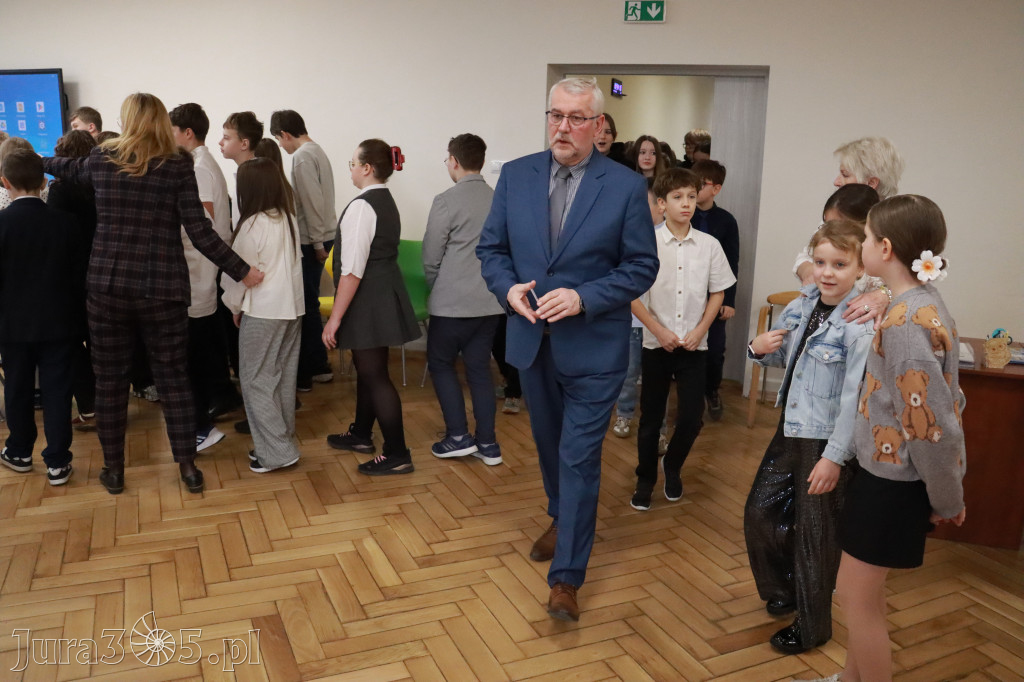 Fotorelacja: Uroczyste otwarcie windy oraz świetlicy szkolnej w SP3 Myszków