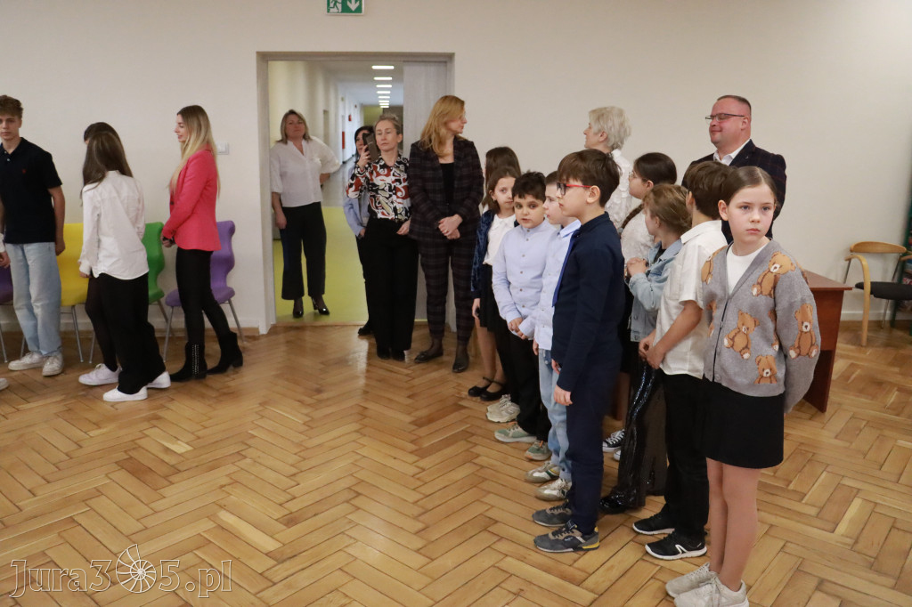 Fotorelacja: Uroczyste otwarcie windy oraz świetlicy szkolnej w SP3 Myszków