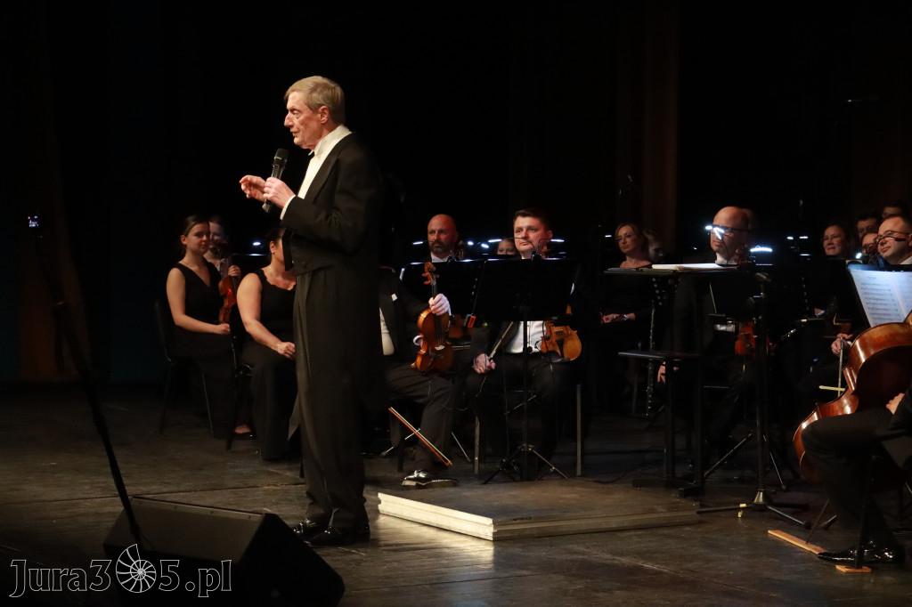 Fotorelacja I: Koncert Jubileuszowy Macieja Niesiołowskiego w MOK Zawiercie