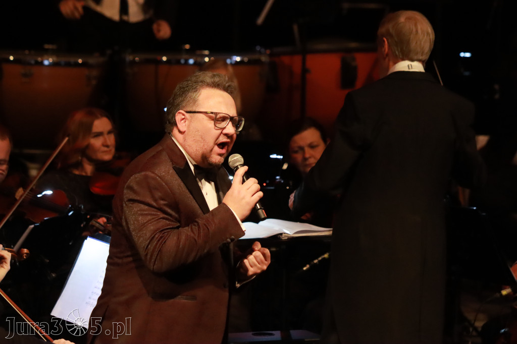 Fotorelacja I: Koncert Jubileuszowy Macieja Niesiołowskiego w MOK Zawiercie