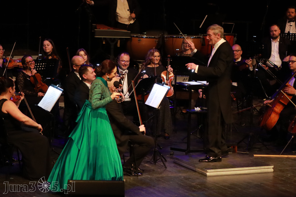 Fotorelacja I: Koncert Jubileuszowy Macieja Niesiołowskiego w MOK Zawiercie