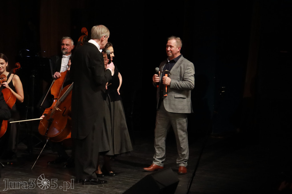 Fotorelacja I: Koncert Jubileuszowy Macieja Niesiołowskiego w MOK Zawiercie