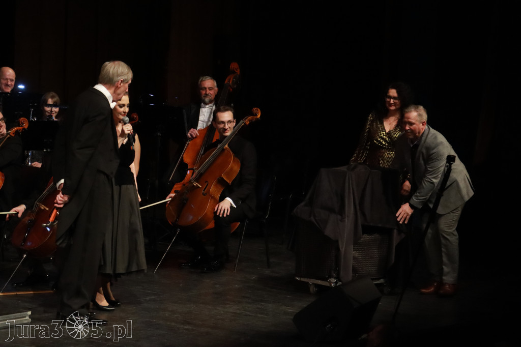 Fotorelacja I: Koncert Jubileuszowy Macieja Niesiołowskiego w MOK Zawiercie