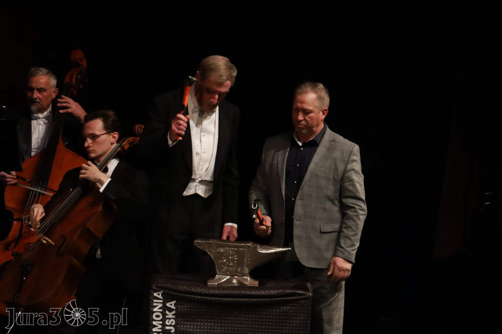 Fotorelacja I: Koncert Jubileuszowy Macieja Niesiołowskiego w MOK Zawiercie