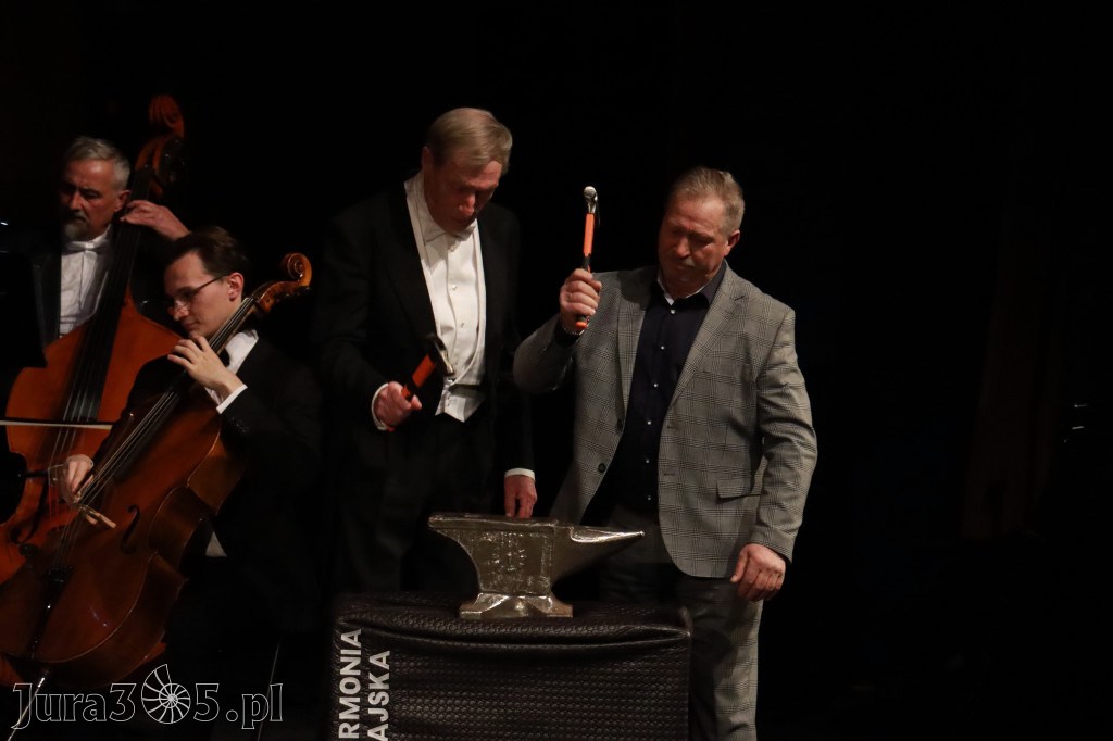 Fotorelacja I: Koncert Jubileuszowy Macieja Niesiołowskiego w MOK Zawiercie
