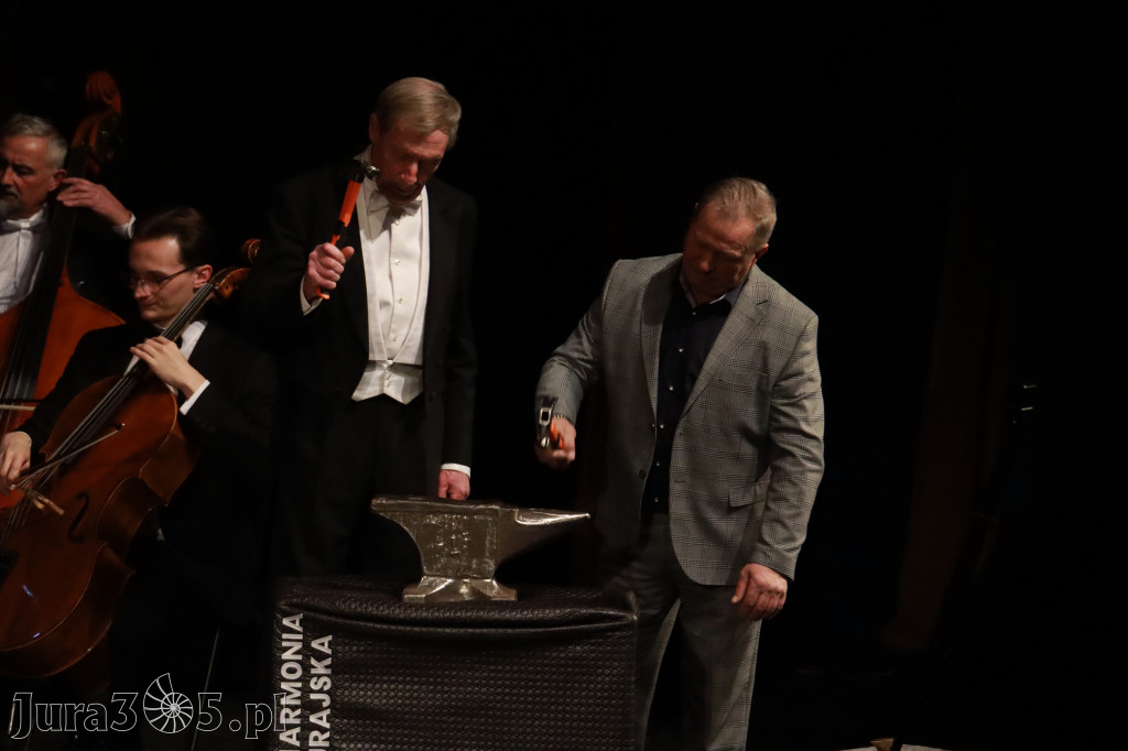 Fotorelacja I: Koncert Jubileuszowy Macieja Niesiołowskiego w MOK Zawiercie