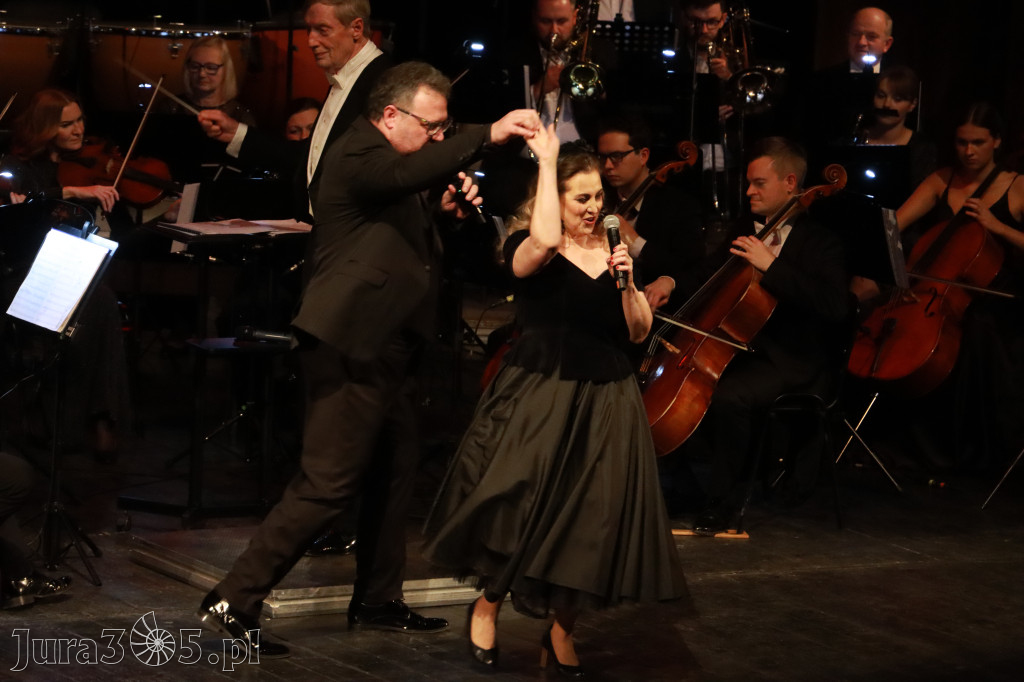 Fotorelacja I: Koncert Jubileuszowy Macieja Niesiołowskiego w MOK Zawiercie