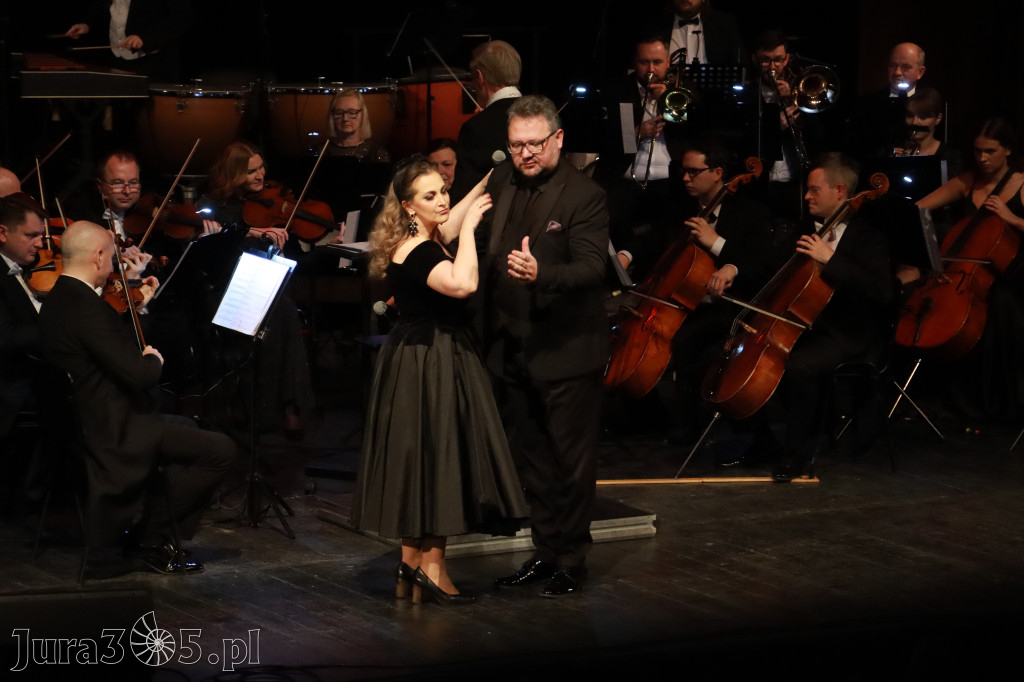 Fotorelacja I: Koncert Jubileuszowy Macieja Niesiołowskiego w MOK Zawiercie