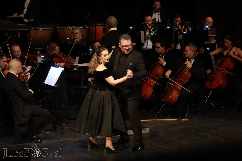 Fotorelacja I: Koncert Jubileuszowy Macieja Niesiołowskiego w MOK Zawiercie