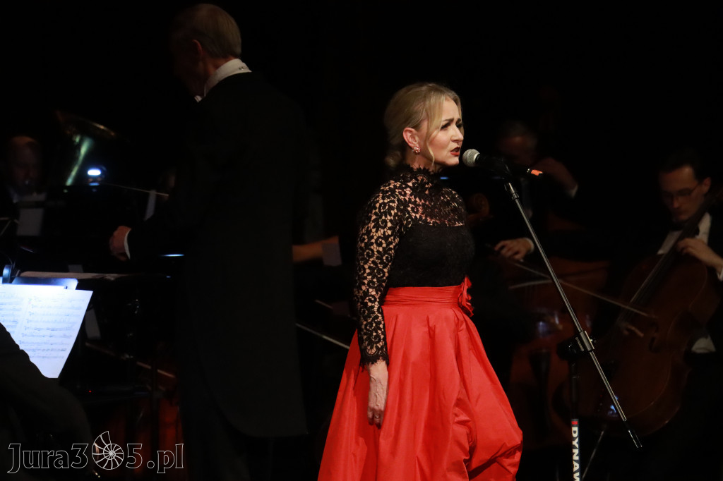 Fotorelacja II: Koncert Jubileuszowy Macieja Niesiołowskiego w MOK Zawiercie