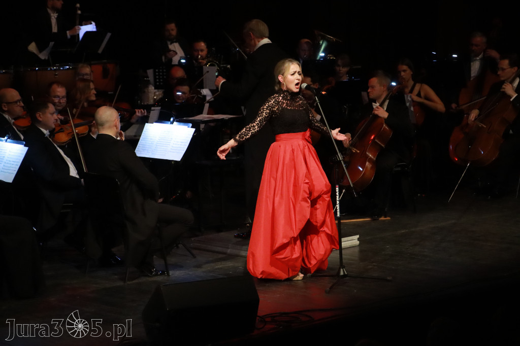 Fotorelacja II: Koncert Jubileuszowy Macieja Niesiołowskiego w MOK Zawiercie