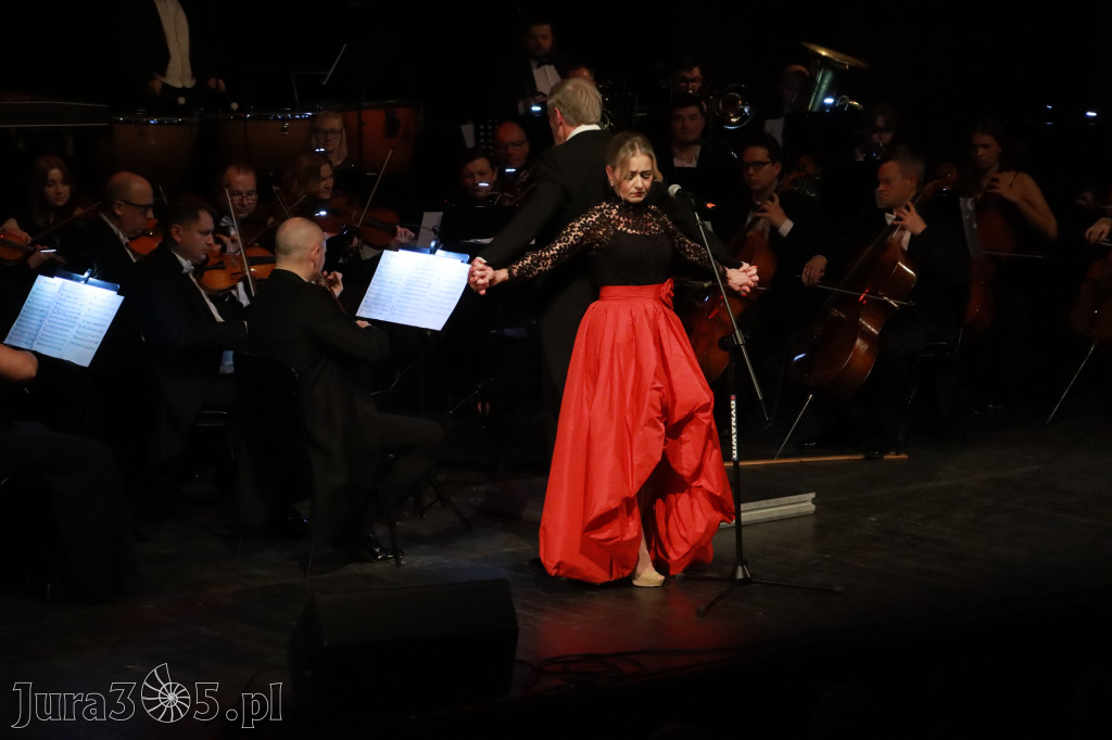 Fotorelacja II: Koncert Jubileuszowy Macieja Niesiołowskiego w MOK Zawiercie
