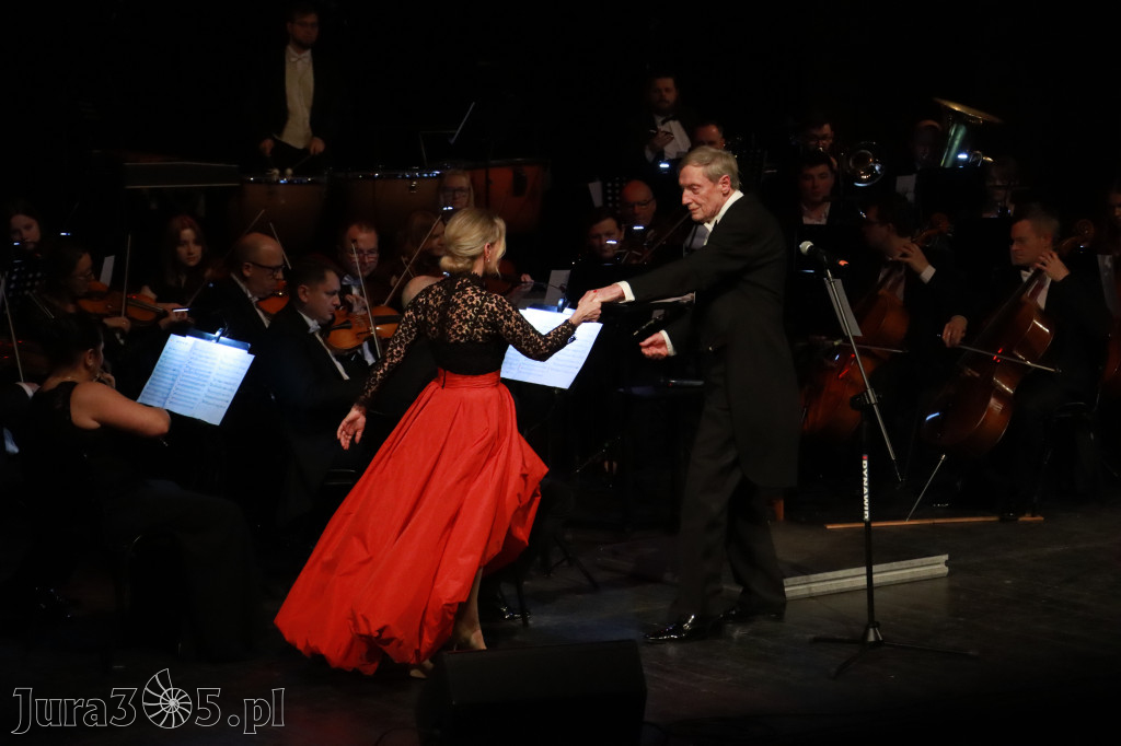 Fotorelacja II: Koncert Jubileuszowy Macieja Niesiołowskiego w MOK Zawiercie