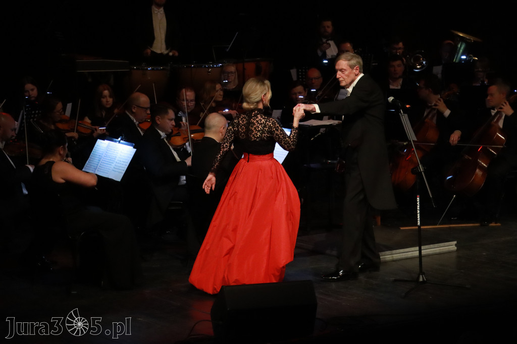Fotorelacja II: Koncert Jubileuszowy Macieja Niesiołowskiego w MOK Zawiercie