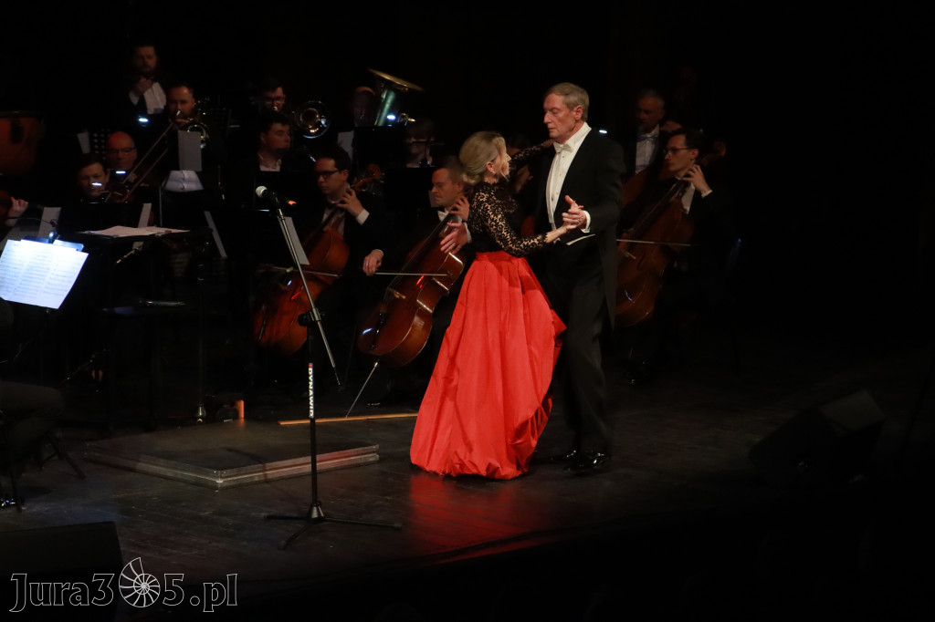 Fotorelacja II: Koncert Jubileuszowy Macieja Niesiołowskiego w MOK Zawiercie