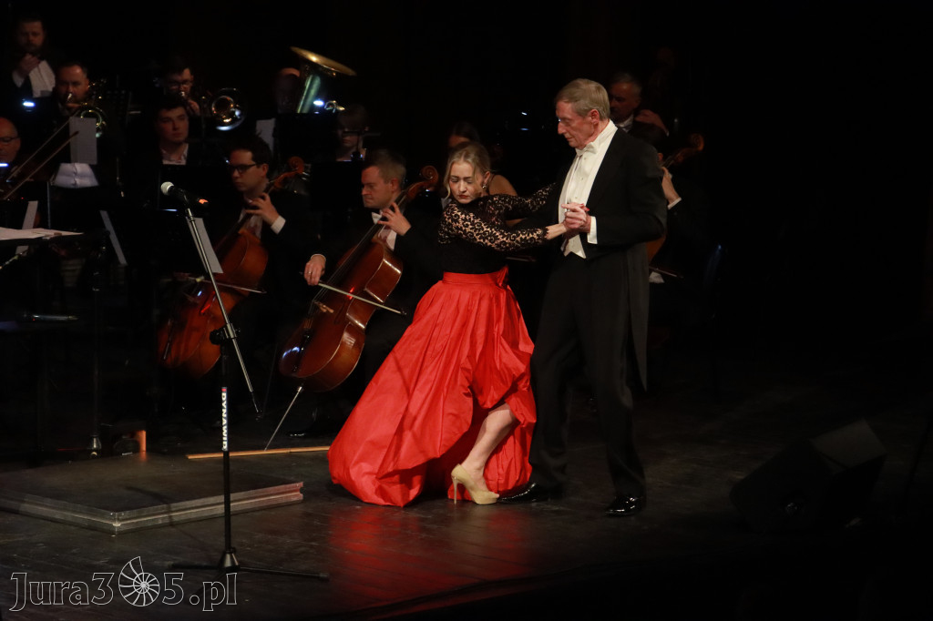 Fotorelacja II: Koncert Jubileuszowy Macieja Niesiołowskiego w MOK Zawiercie
