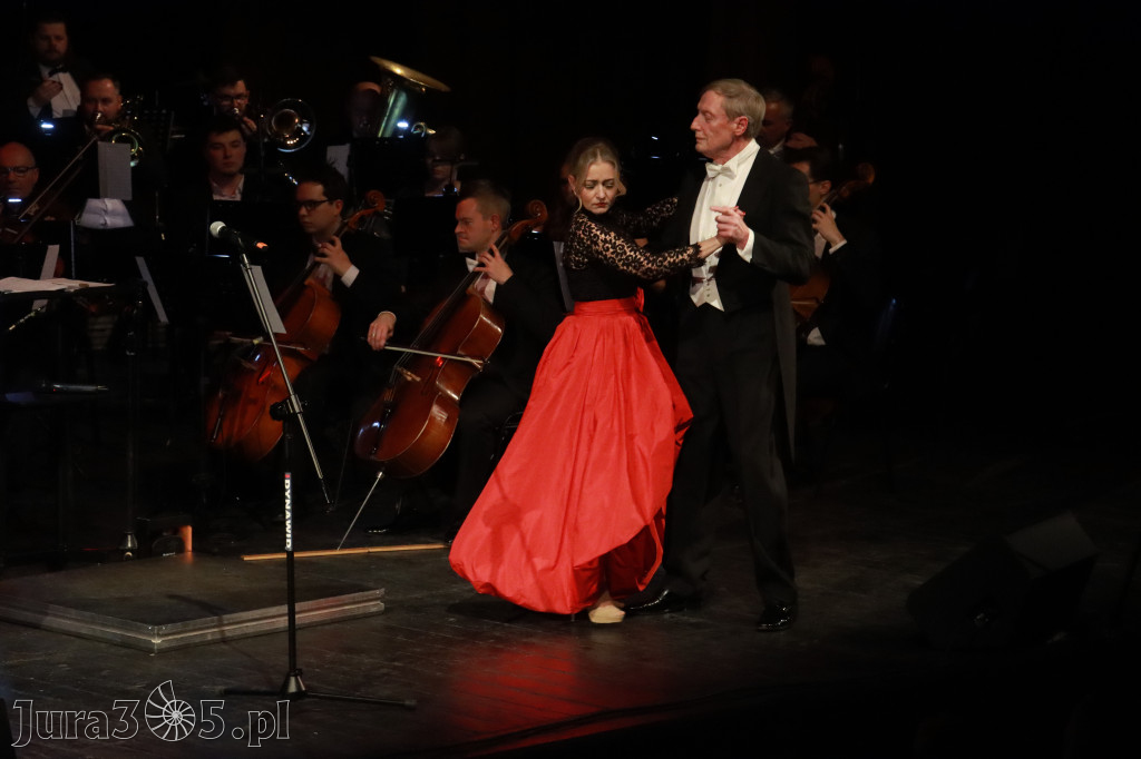 Fotorelacja II: Koncert Jubileuszowy Macieja Niesiołowskiego w MOK Zawiercie