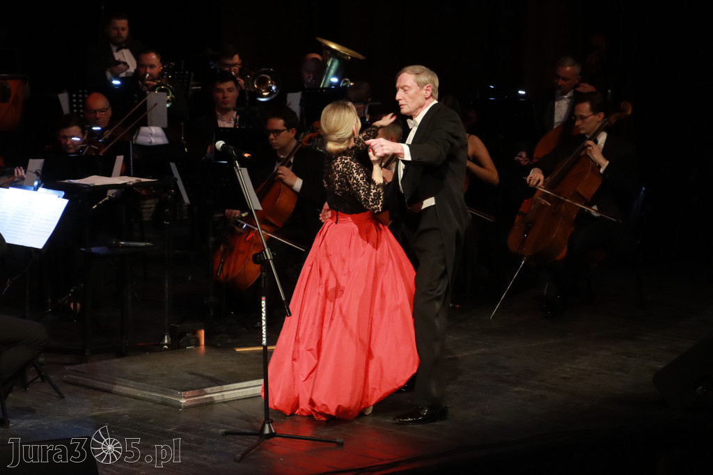 Fotorelacja II: Koncert Jubileuszowy Macieja Niesiołowskiego w MOK Zawiercie