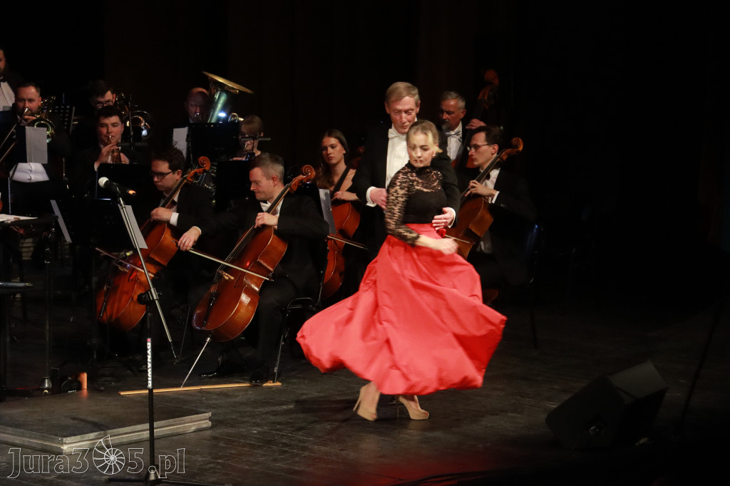 Fotorelacja II: Koncert Jubileuszowy Macieja Niesiołowskiego w MOK Zawiercie