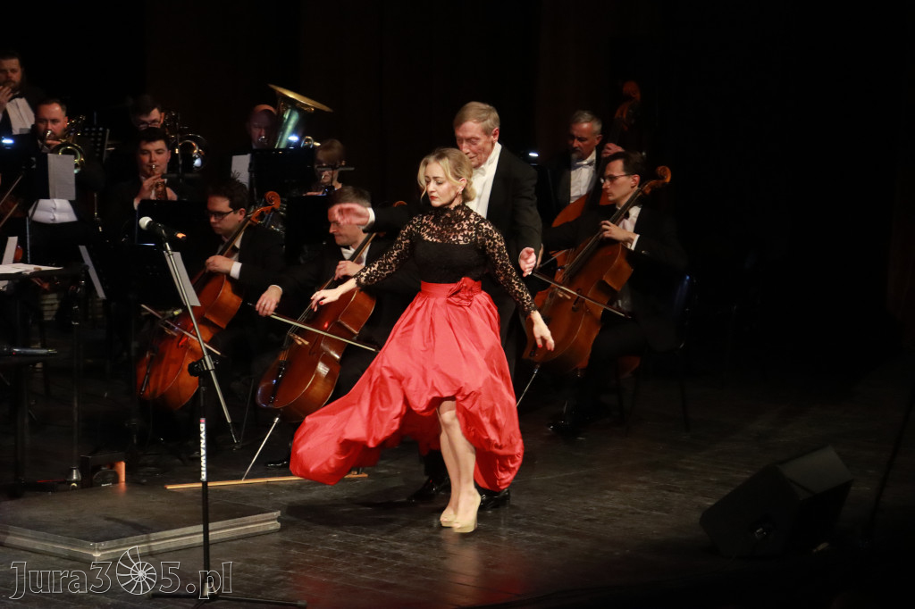 Fotorelacja II: Koncert Jubileuszowy Macieja Niesiołowskiego w MOK Zawiercie