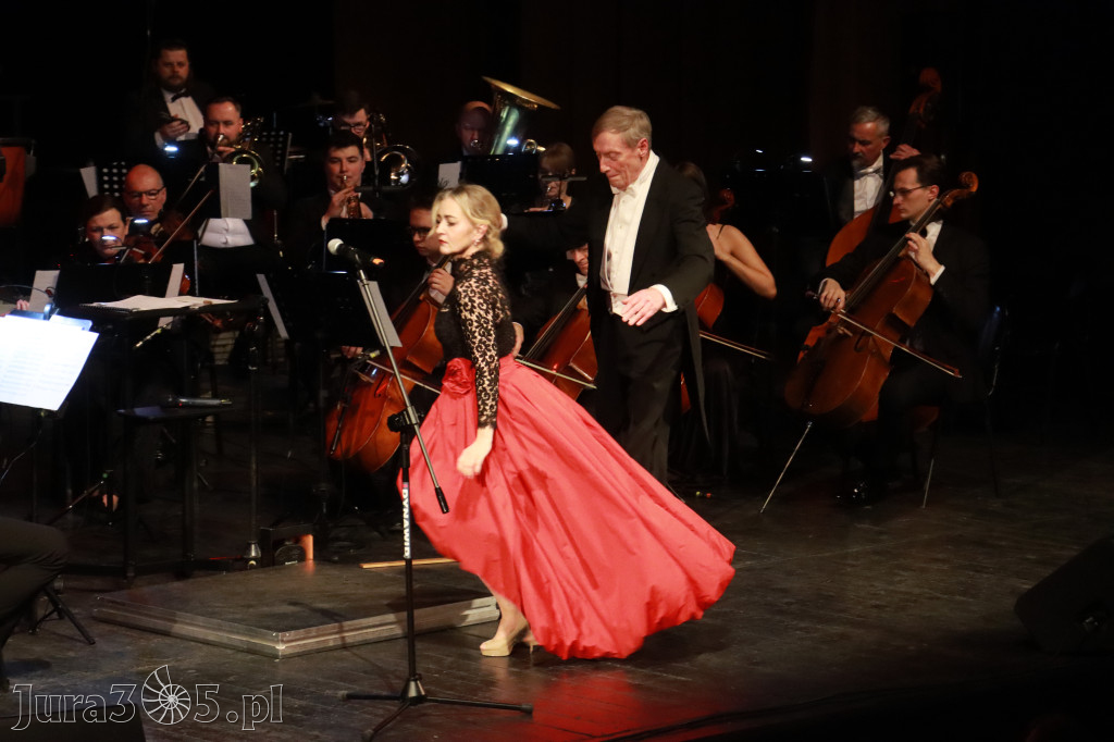 Fotorelacja II: Koncert Jubileuszowy Macieja Niesiołowskiego w MOK Zawiercie