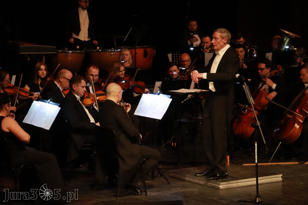 Fotorelacja II: Koncert Jubileuszowy Macieja Niesiołowskiego w MOK Zawiercie