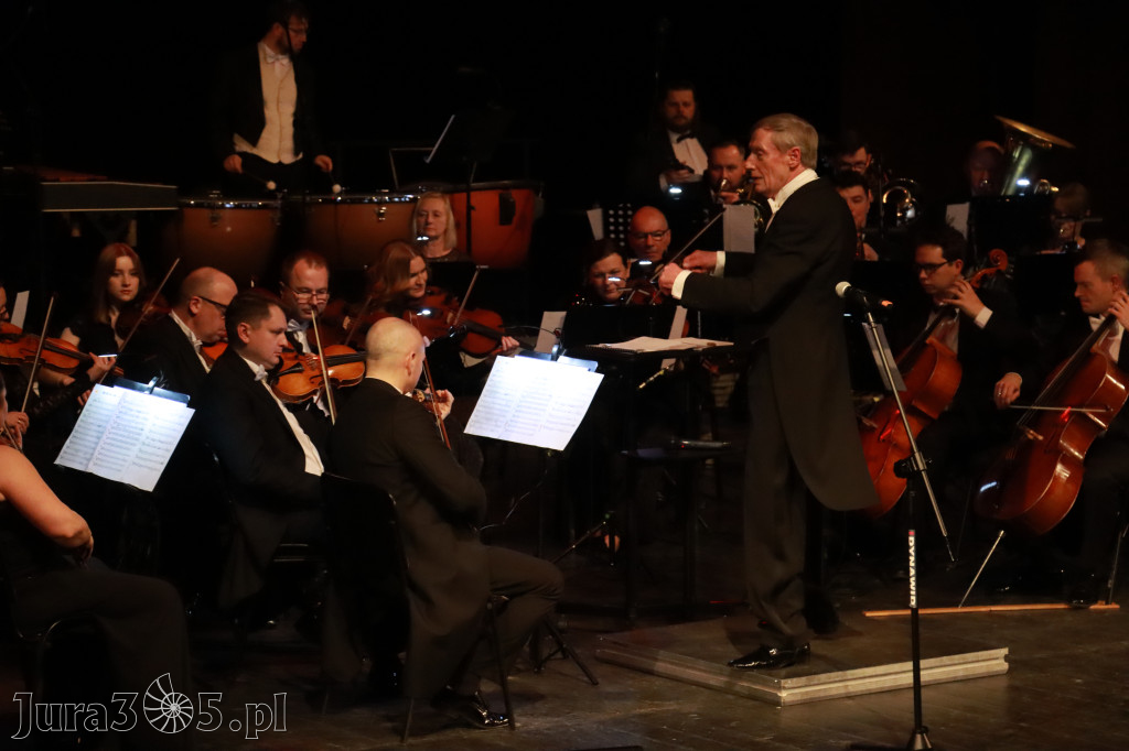 Fotorelacja II: Koncert Jubileuszowy Macieja Niesiołowskiego w MOK Zawiercie