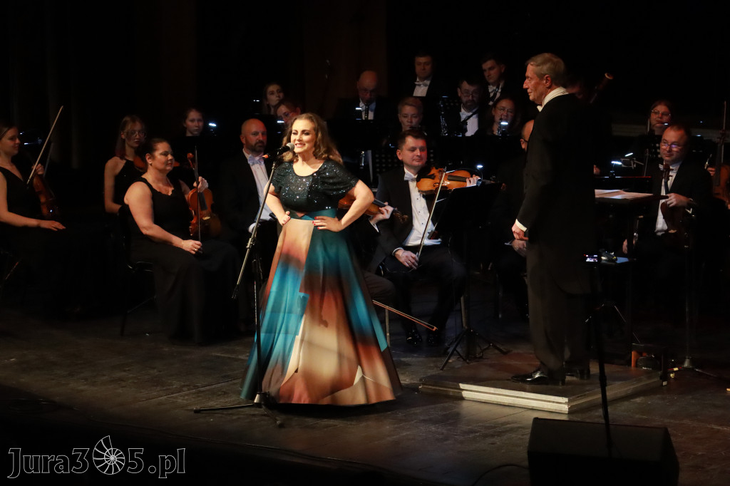 Fotorelacja II: Koncert Jubileuszowy Macieja Niesiołowskiego w MOK Zawiercie