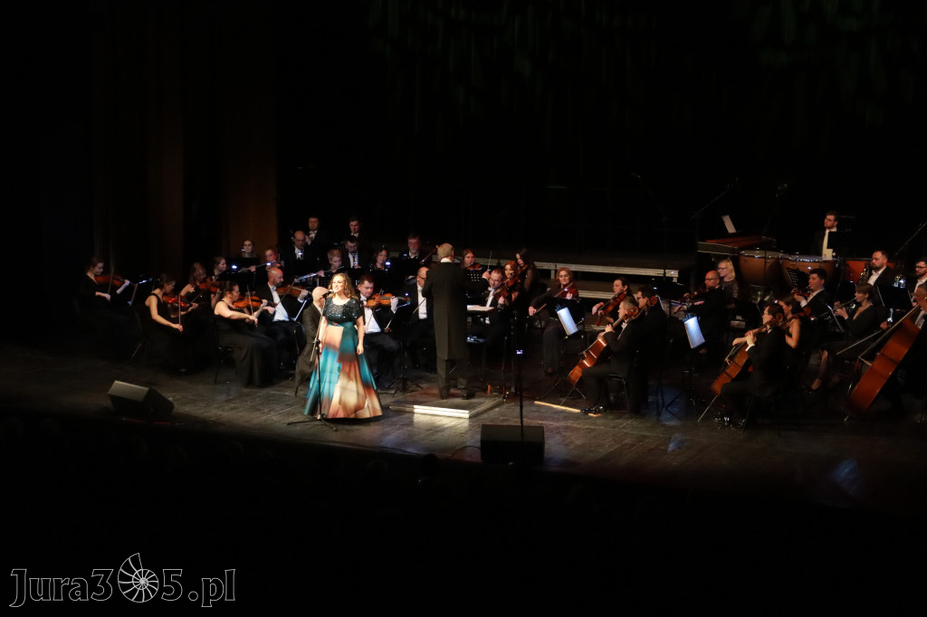 Fotorelacja II: Koncert Jubileuszowy Macieja Niesiołowskiego w MOK Zawiercie