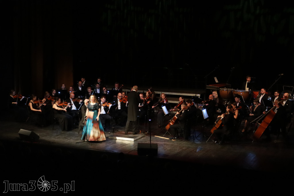 Fotorelacja II: Koncert Jubileuszowy Macieja Niesiołowskiego w MOK Zawiercie