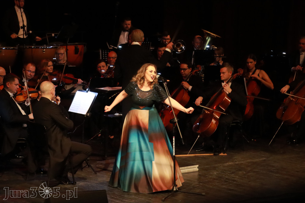 Fotorelacja II: Koncert Jubileuszowy Macieja Niesiołowskiego w MOK Zawiercie
