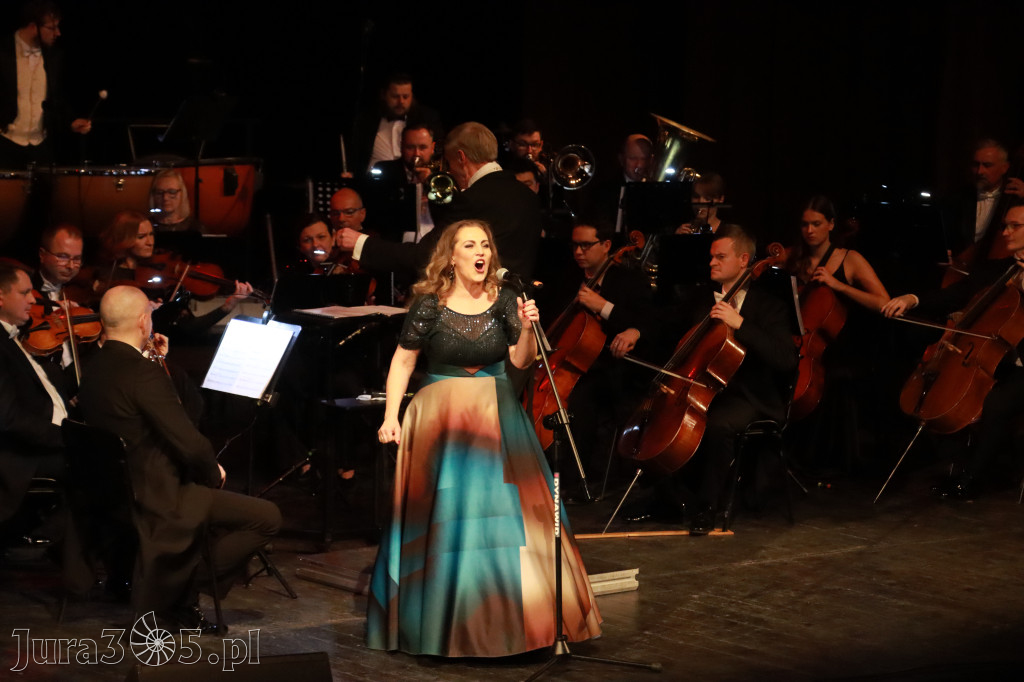 Fotorelacja II: Koncert Jubileuszowy Macieja Niesiołowskiego w MOK Zawiercie