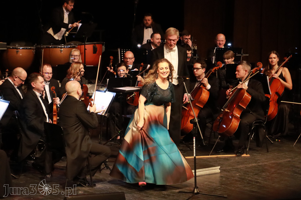 Fotorelacja II: Koncert Jubileuszowy Macieja Niesiołowskiego w MOK Zawiercie