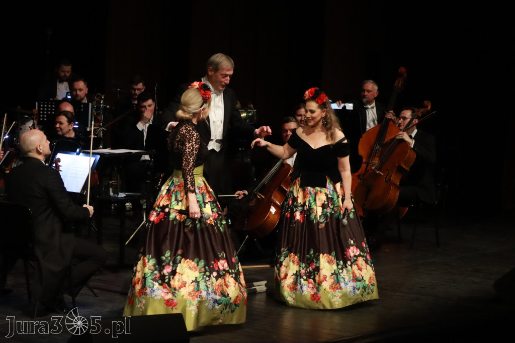 Fotorelacja II: Koncert Jubileuszowy Macieja Niesiołowskiego w MOK Zawiercie