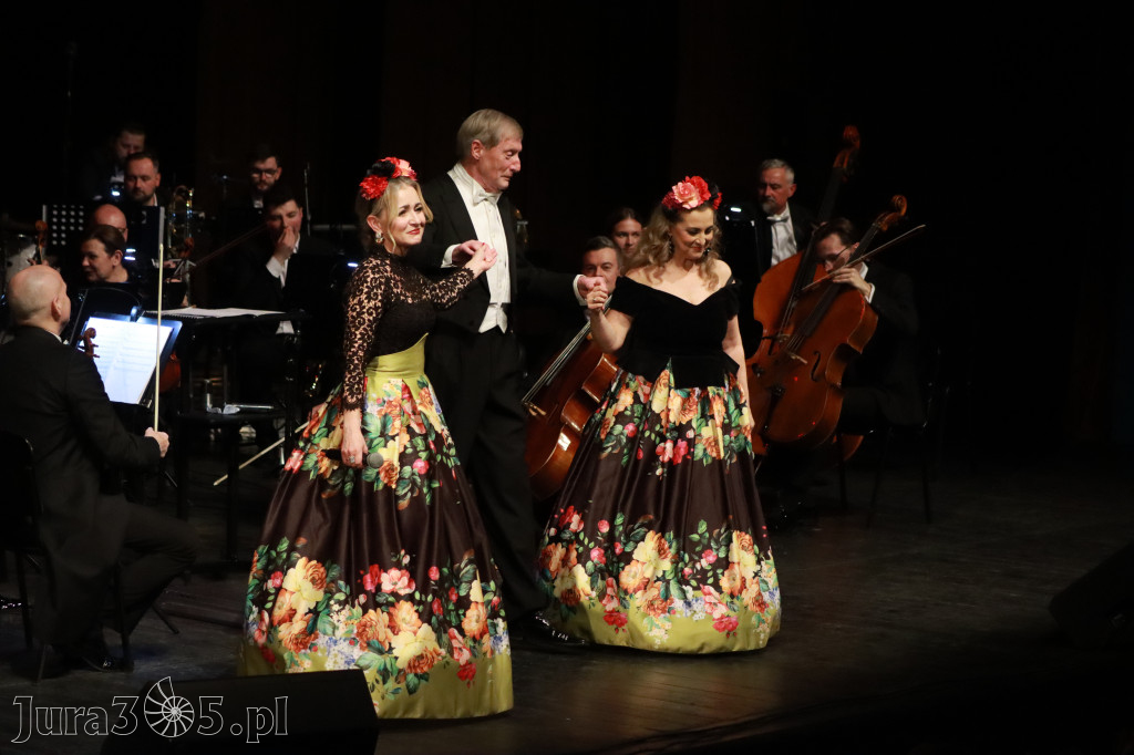 Fotorelacja II: Koncert Jubileuszowy Macieja Niesiołowskiego w MOK Zawiercie