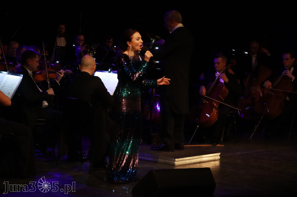 Fotorelacja II: Koncert Jubileuszowy Macieja Niesiołowskiego w MOK Zawiercie